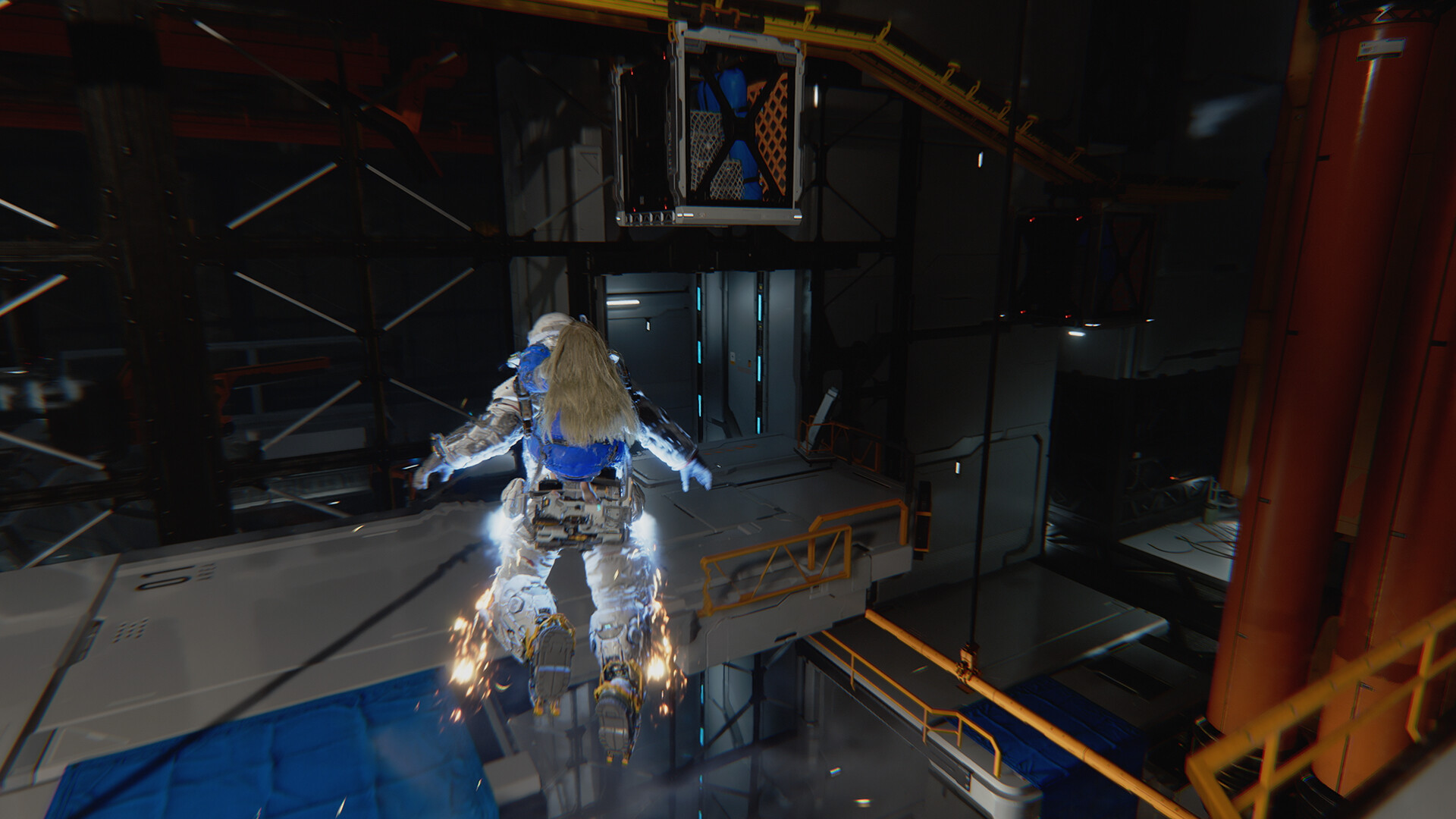 L'astronaute protégeant Diana contre une déferlante de débris spatiaux